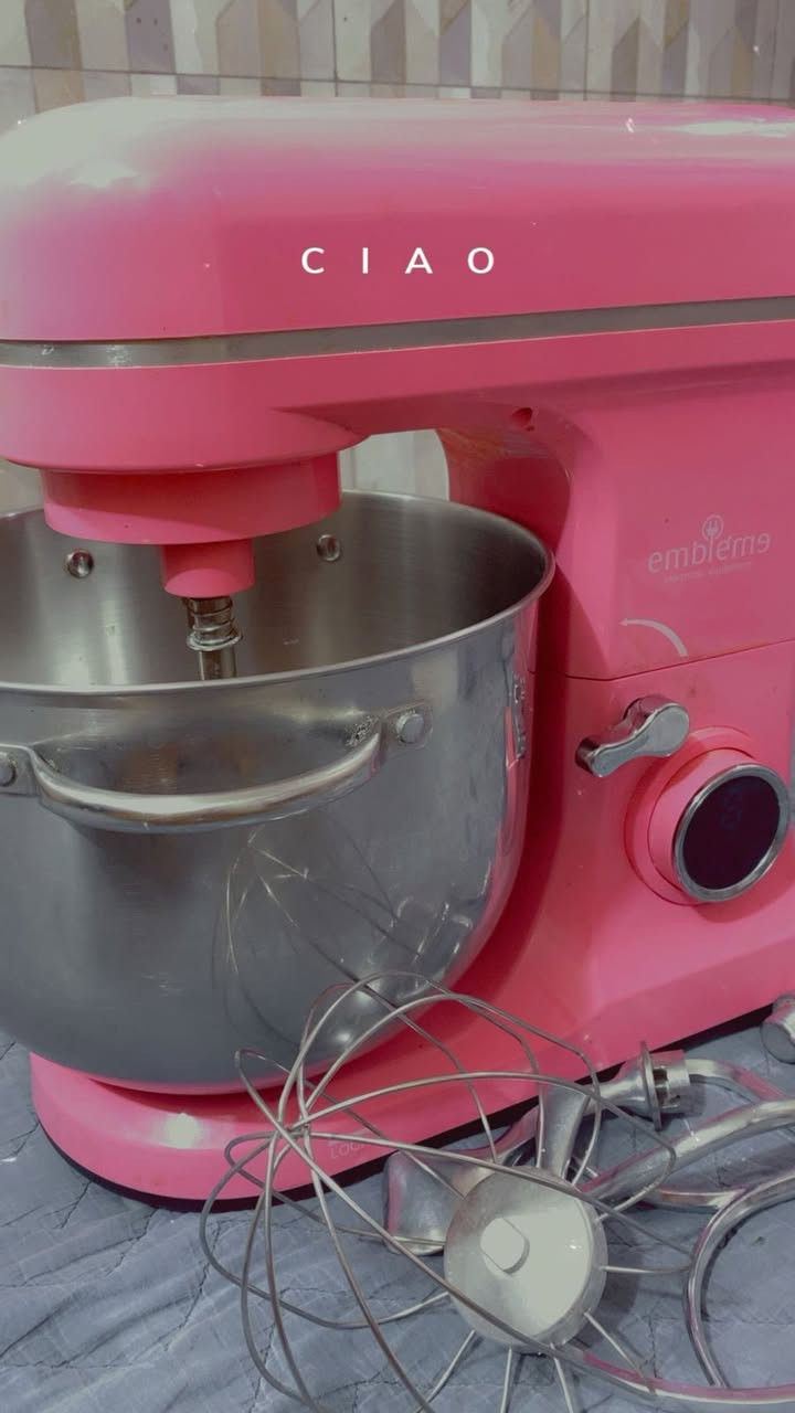 عجانة كهربائية جديدة درجة اولى 
السعر 80 وبيها مجال 

بيها درجات سرعة  من 1 ل 8 
تعجن وتخلط كيك وكلشي تسوي


**إذا كنت صاحب هذا الإعلان وتريد حذفه لأي سبب، رجاءا أرسل رسالة إلى الدعم الفني**