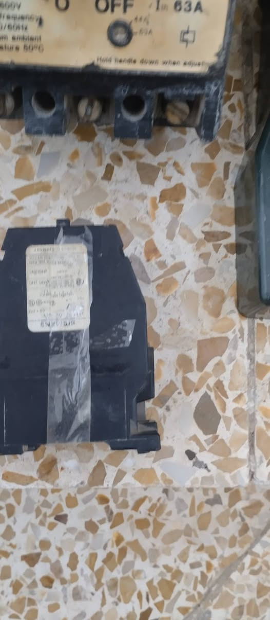 عندي هذولة للبيع ما مستخدمات فقط متروكات شغالت للبيع قيم وأخذ ***********
