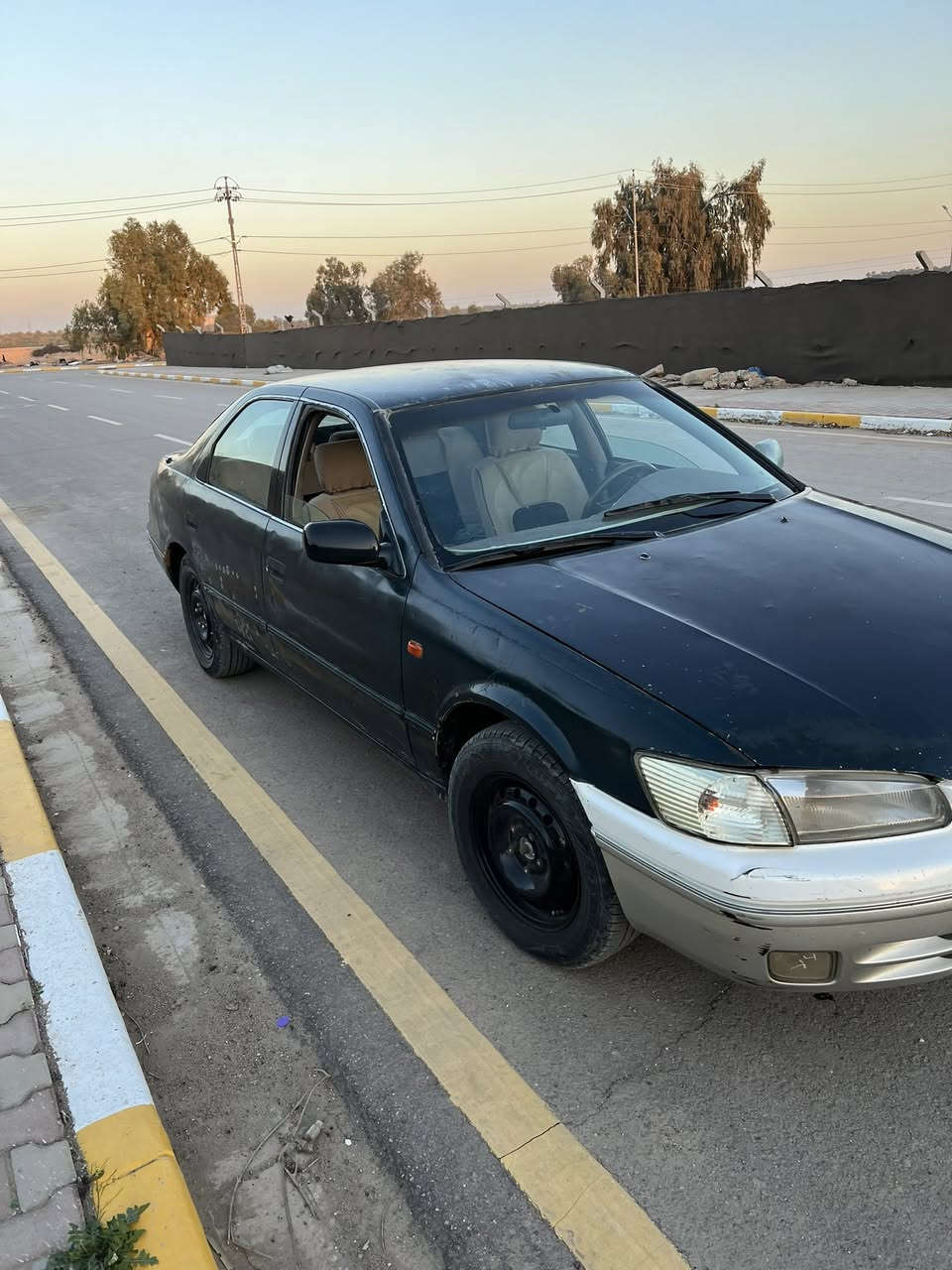 السلام عليكم كامري موديل 2000  مزاد مكينه 2200 كمرك وظريبه كله كامل بس تروح تشد رقم  بابل ***********
