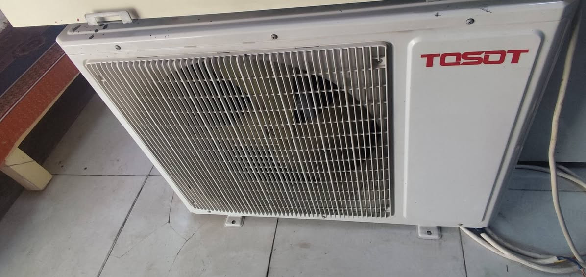 ❄️🔥 للبيع سبلت ماركة توسوت TOSOT (توسوت) 🔥❄️

✅ الحجم: 2 طن 
✨ نظيف جدًا (أخو الجديد)
⚙️ شغال 100% وجاهز للتركيب

📦 كامل الملحقات:
🔹 البواري
🔹 الريموت
🔹 محصور الغاز
🔹 القاعدة

💰 السعر: 450,000 دينار (بي مجال بسيط)

♦ملاحضه توجد سبالت اخرئ 

📍 الموقع: بغداد – حي الجامعة، نهاية شارع المصرف، قرب الجمعية.

📞 للاستفسار: *********** بغداد, العراق
