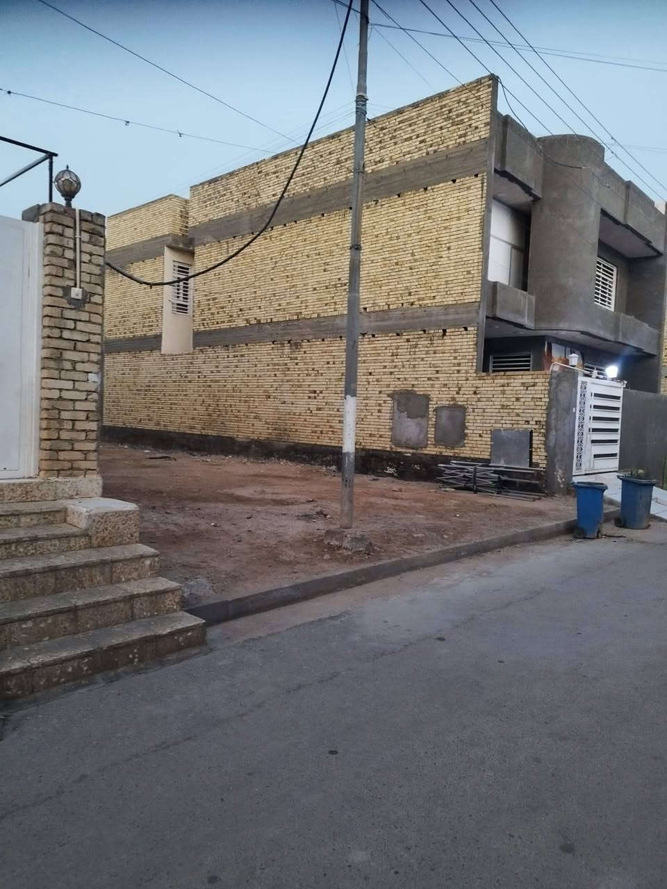 قطعه ارض للبيع الحي الجامعي (المربع الذهبي)
الاتصال على الرقم ***********
