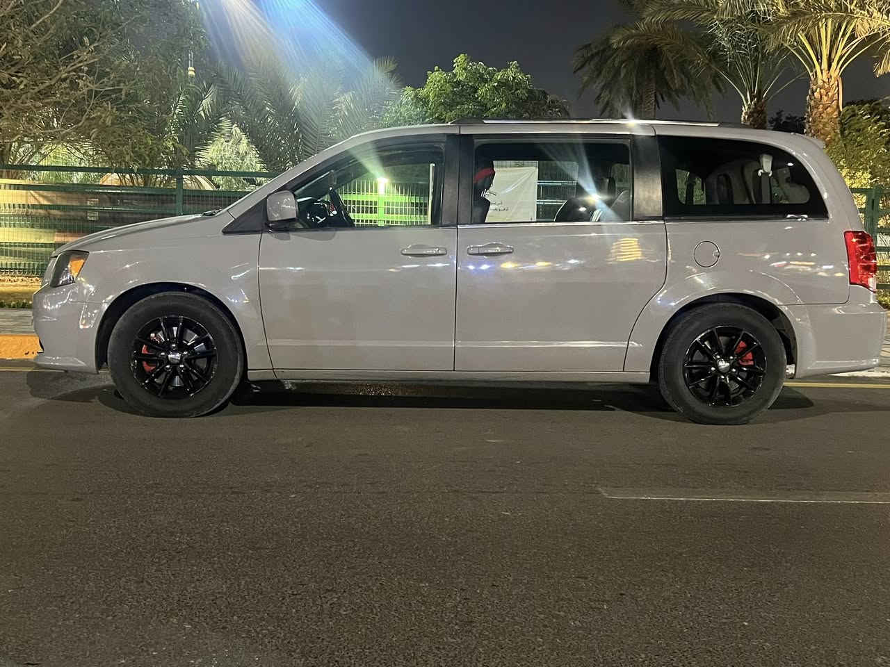 السلام عليكم للبيع موديل 19 ماشيه 89 صور الحادث بالمنشور واصلها سوده وتغيير لون سمنتي بالسنويه سعرها 140 مكاني بغداد حي تونس السياره اي نقص مابيها تخم تاير وصدر جديد 
ورجآ ميعجبك المنشور لتعلق وتغثني اعبرها بكلمه حلوه مثلك والله يوفق الجميع ***********
