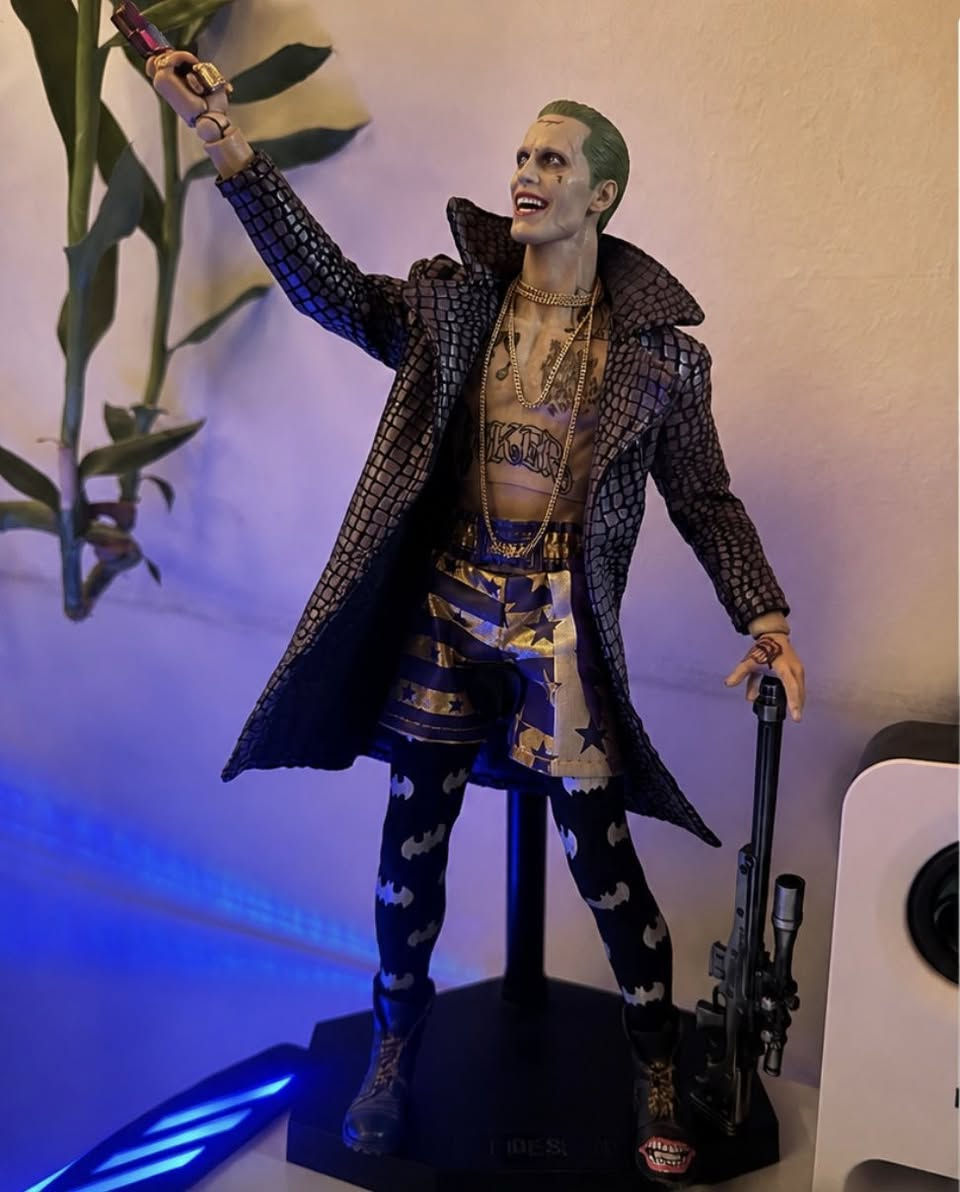 مجسم الجوكر(مفصلي بالكامل  )  أنتاج شركة HOT TOYS للحجز ***********
