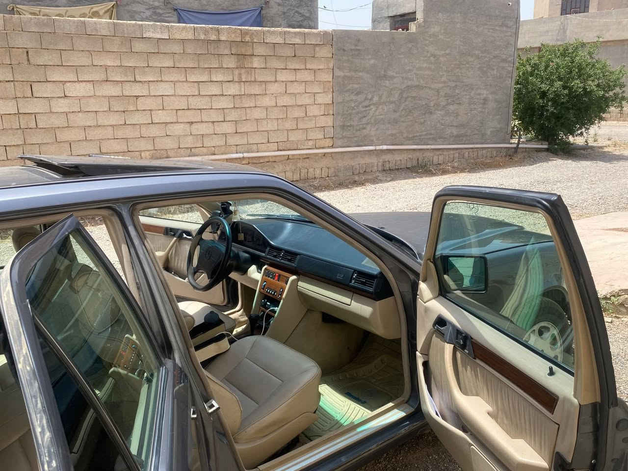 مرسيدس بيبي شبح e320 موديل 1995 المحرك خراطيم المرغوب مو عنكبوت
مصبوغة حزام جمالية سيارة نظيفة 
كلش شرط المحرك والكير والتبريد والتدفئة والتحويل والغرامات والسيارة جديدة ونهائياً مابيها اي خلل وجاهزة ومابيها حادث السعر 105 وبيها مجال بسيط العنوان تكريت -كركوك
***********
‭٠٧٧١ ٥٢٨ ٨٦٦٦‬
