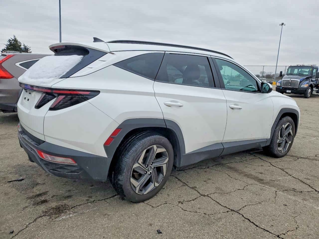 #أعـــلان_مــــــــــزاد #مكتب_بوابة_دبي
سعر نقل مخفض الى جميع الموانئ
ـ نوع السيارة : 2024 HYUNDAI TUCSON SEL
ـ تاريخ المزايدة : 4/2/2026 الساعة 6:00 مساء 
ـ السعر : حسب تاريخ المزايدة المذكور أعلاه: 8100$ دولار 
ـ الضرر والمواصفات : حسب الصور المرفقة
-جميع السيارات الهايبرد الكهرباء معفي
من الكمرك الضريبة والرقم مجاناً
ملاحـــظــة .. السيارات المعروضة داخل الصفحة هي مجرد نماذج بسيطة للمزاد
وللمزيد من المعلومات الحضور الساعة الرابعة عصرا الى مقر الشركة الكائن في:
شارع الحزام الاخضر المدينة المايئة- مقابيل حي العدالة #النجف_الاشرف
المكتب ***********
زيد الطفيلي***********
عبد الله الزاملي***********
للانضمام لكروب الواتساب اضغط ع رابط
https://chat.whatsapp.com/HEg5DTFOYCnFPwSoSvOuuq
