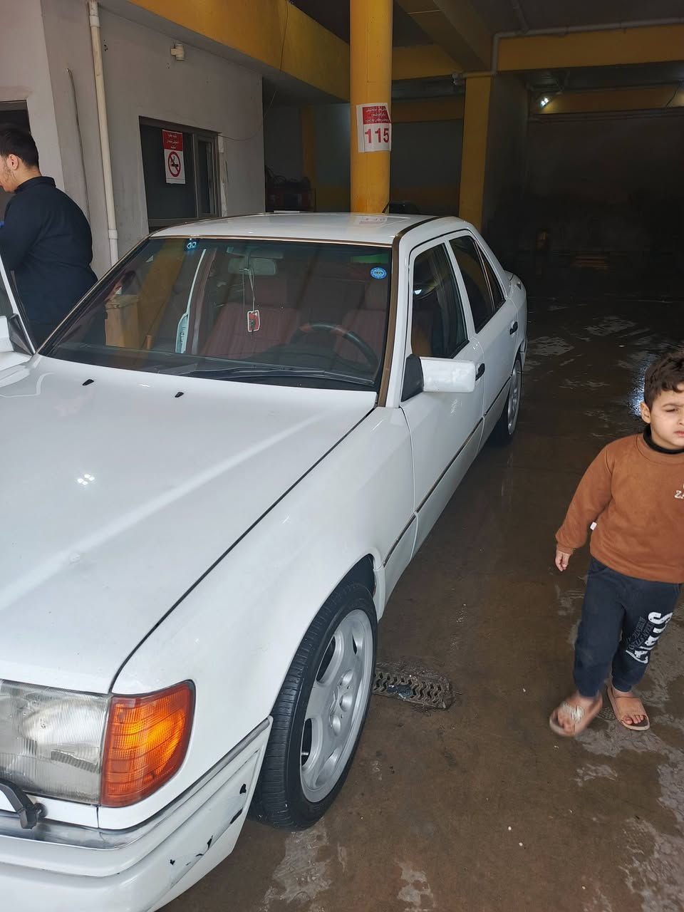 سلام عليكم مرسيدس دب موديل 92حيل نضيفه جام كهرباء سلايت سنويه جديده لغاية  2030 ABS محرك Vvte3000 بس دعاميات مصبوغه ***********
