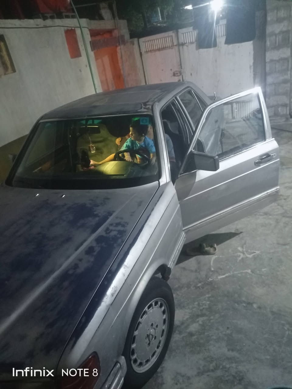 مارسديس للبيع موديل 83 تحويل ثاني يوم مكاني ديالى  تبريد شغال ثلج محرك VVT وكير VVT سعرها 30 وبيها مجال شراي بي خير ويدلل ويحتاجلها ترتيب هذا رقم تصل علية وبيك خير وتدلل ‏‪***********‬‏
