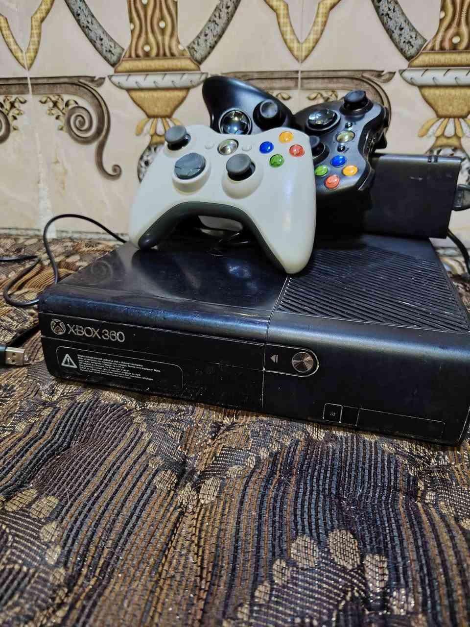 السلام عليكم ورحمة الله وبركاته
اكس بوكس 360 سوبر سليم

كامل مع ثلاثه جوستك اثنين بث

شرط ماتحط عليه كلشي كبل تنصب وتلعب

السعر 110

قفل
والعاب ٨٠ لعبه كلهن فول كولف ديوتي بلاك اوبس كامل الجزء و جيتي اي ٥
لأستفسار لاتصال ***********
