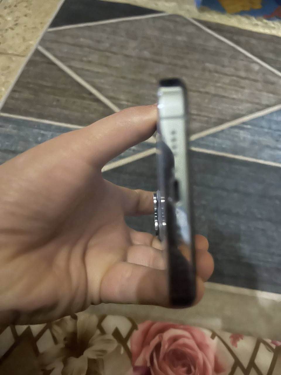 � للبيع: آيفون 13 برو ماكس
🔹 نظافة الجهاز: 98% – زلق وما عليه خدش
🔹 السعة: 256GB
🔹 صحة البطارية: 85%
🔹 الشاشة مستبدلة أصلية (تفسيخ جهاز)

💬 تواصل خاص أو واتساب: ***********
