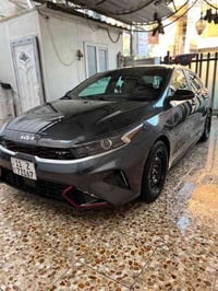 عندي فورتي ٢٠٢٤ السياره حادثها فقط دعاميه بدون قطره صبغ ولاتبديل مواصف...