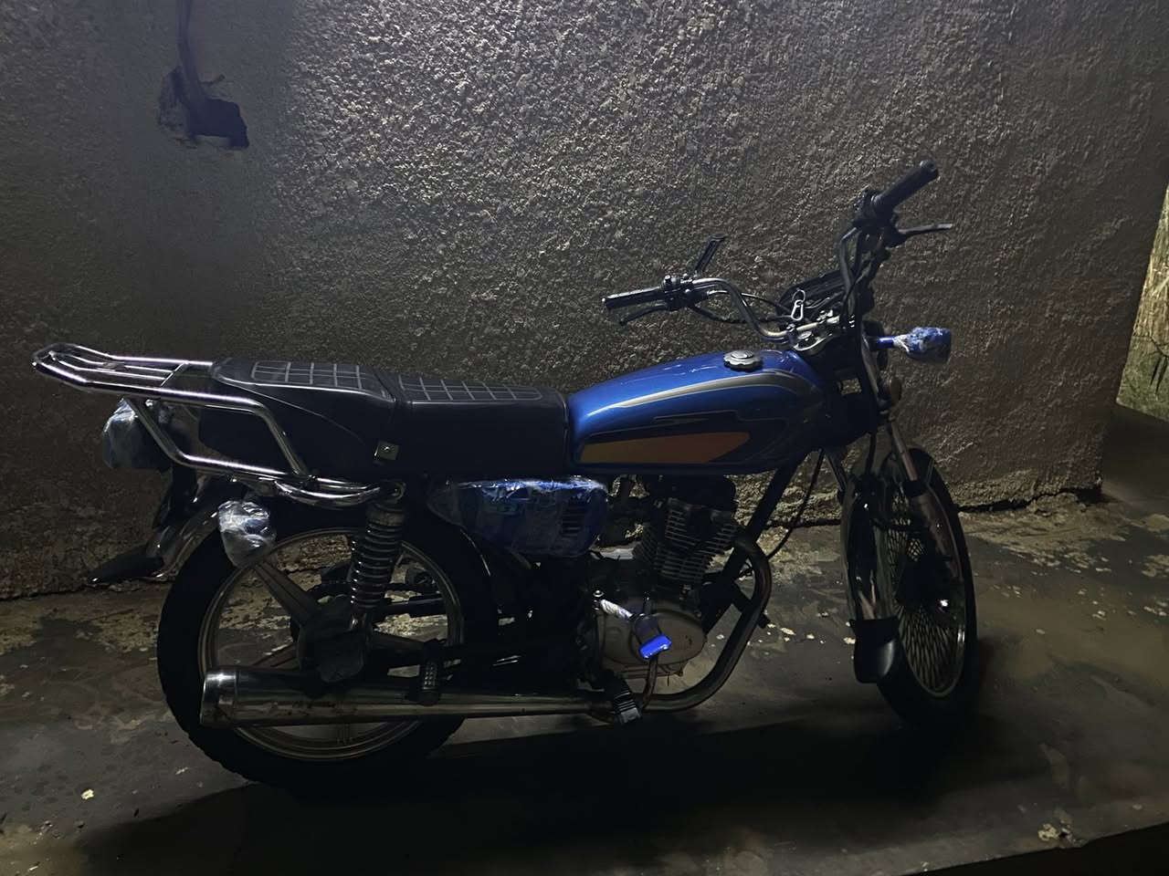 ‏دراجة موديل 23 أربعة قير محرك ما مفتوح السعر 450
***********￼
