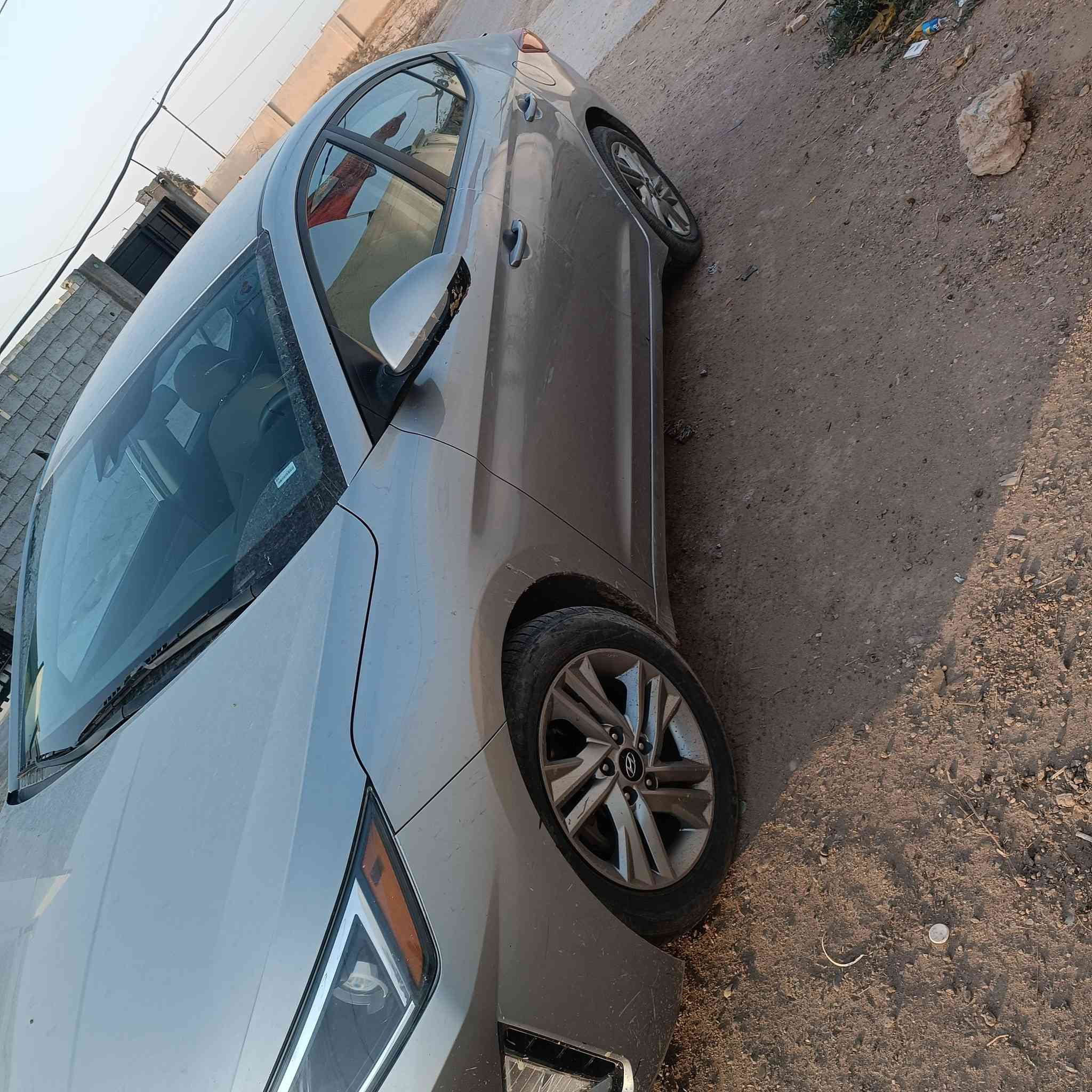 الانتره موديل 20معوقين ماقي شي وتنفك وكاله عامه تريد قياده مكو مشكله حدثها جاملغ والباب الخلفي  ماشيه 126 مكان السياره الغزاليه  السعر 119وبيها مجال السياره حلو وخير من الله صار سنتين عندي ***********
