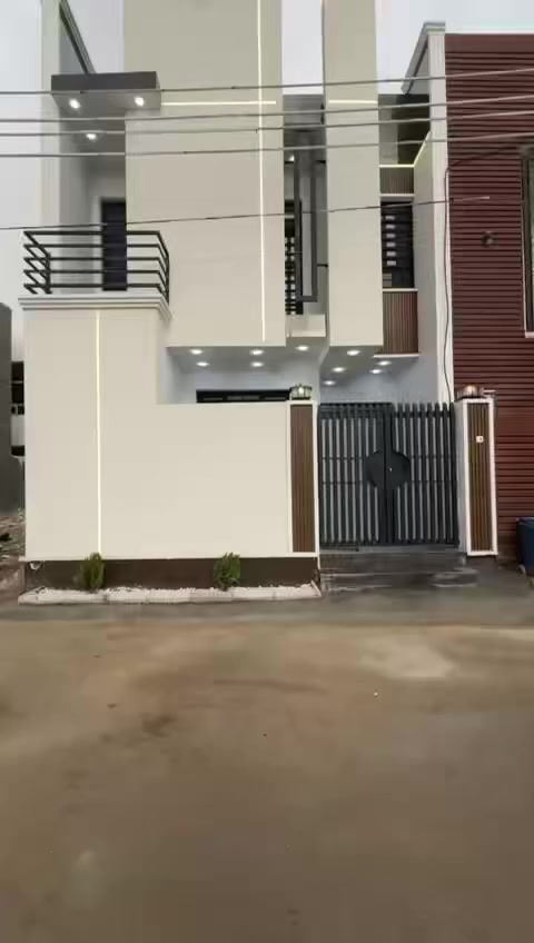 🏠 بيت للبيع في الدورة - البوعيثة - مجمع الحليم 🏠
📍 تفاصيل العقار:
• الموقع: الدورة - البوعيثة - مجمع الحليم.
• المساحة: 100 متر (واجهة 6.25 م × نزال 16 م).
• عدد الطوابق: 3 طوابق بناء درجة أولى.
• التوزيع الداخلي: 5 غرف نوم + صالة + استقبال + مطبخ + منور.
• الميزة الكبرى: يحتوي على 5 حمامات (كل غرفة نوم بنظام "سويت" مع صحيات خاصة بها).
📄 السند والضمان:
• نوع العقار: طابو زراعي (سند 25 باسم المشتري).
💰 السعر:
• 160 مليون دينار عراقي (وقابل للتفاوض البسيط).
📞 للاستفسار أو المعاينة:
اتصل بنا الآن على الرقم: ***********
(متوفر واتساب للرد على طلباتكم)
مكتب اليوسف للعقار - نختار لك الأفضل دائماً.
