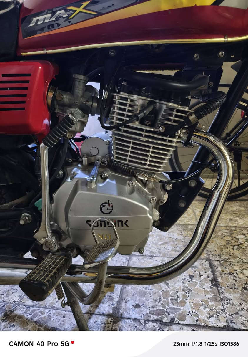 مكاني بغداد الحسينية راشديه شارع ابو سمير *********** متواجد واتساب 
سلام عليكم دراجه سونيك ماكس مديل 23 اوراق كامله 
دراجه جاهزه من كلشي اي نقص ما بيهه اخوان دراجه مال جناي يعني مو دلفري اني مخلي الصندوك للجماليه مال دراجه فقط شلعه ومعدل فول تخم تاير جديد برك امامي خلفي جديد بلمكان كهربائيات كلهن شغاله بلاديه  عداد اكتروني 9 الأوان يغير ويه كل نمره لون و متحرك سعر  650 الف
