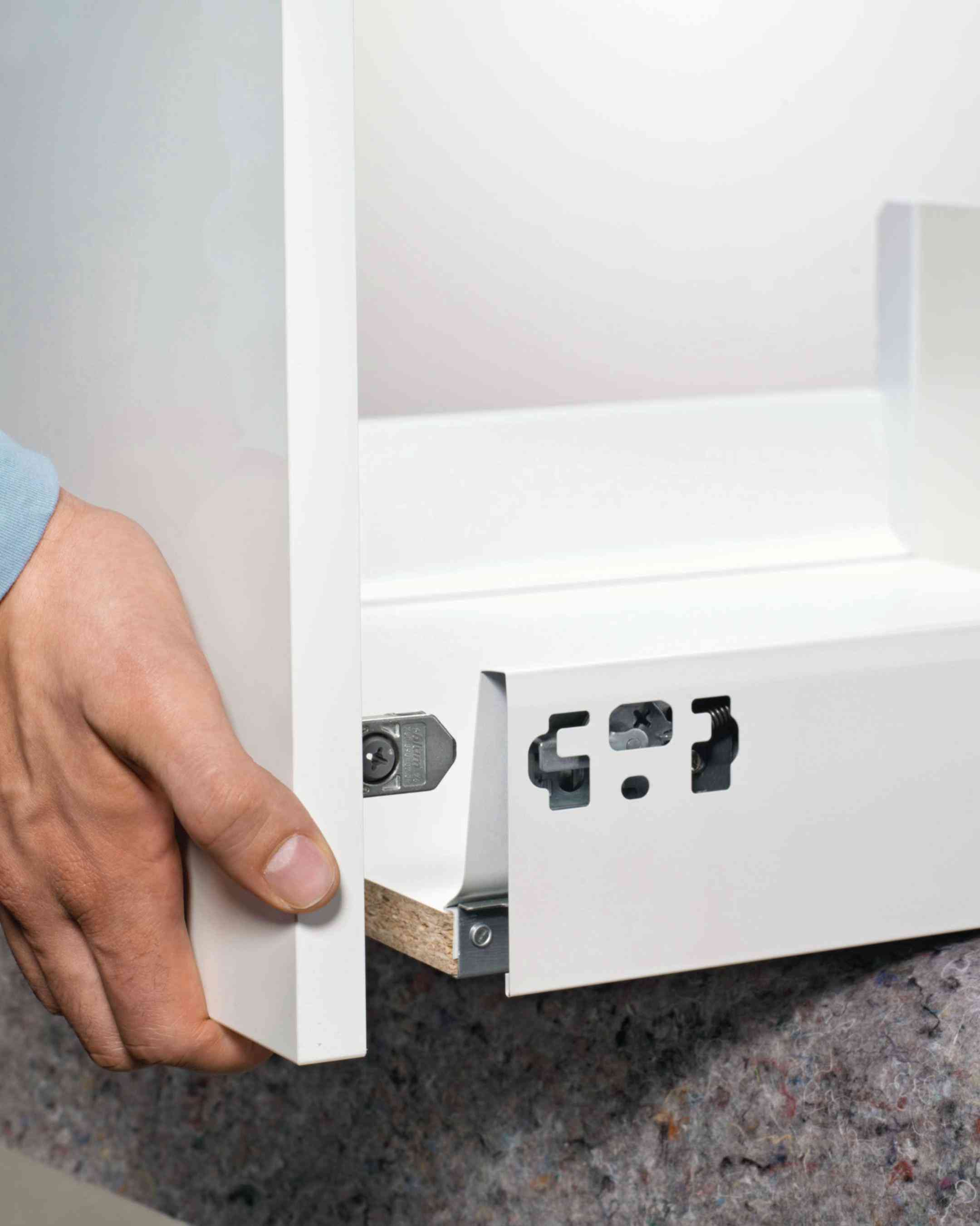 ‏✨TANDEMBOX ANTARO DRAWER✨ ادراج TANDEMBOX ANTARO من BLUM، البساطة التي تتحرك بإتقان 🧡.. ‏‎•الحمولة القصوى 30كغم • العمق 50سم • متوفر باللون الاسود القهوائي • متوفر ب احجام و نماذج مختلفة لاستخدامها في اي مكان في منزلك• يمكن تركيبة كهيدروليك او لمس كهربائي• ‏‎صنع في النمسا 🇦🇹 ✨TANDEMBOX ANTARO DRAWER✨ Tandembox antaro drawer system by BLUM: simplicity that moves to perfection 🧡... •Maximum load 30 kg • Depth 50 cm • Available in color black • Available in different sizes and models for use anywhere in your home • Made in Austria 🇦🇹 ‏‎‏‎🔵الوكيل الحصري لشركة BLUM في العراق ‏‎‏‎ضمان مدى الحياة💯 ‏‎‏‎شركة قمة التالين للتجارة العامة ‏‎‏‎‏‎📍 العنوان: بغداد - كرادة خارج - ساحة عبدالقادر  الجزائري 📲*********** ‏‎‏‎‏‎لمعرفة الاسعار والتفاصيل  يرجى  مراسلتنا  WhatsApp على *********** ‏‎‏‎‏https://linktr.ee/taleeniq ‏‎‏‎‏‎نسعى دائما لخدمتكم! 💙 !We always strive to serve you ‎‏#BLUM #BlumIQ  #BlumIraq #BlumBaghdad  #Blumaustria  explore TandemboxAntaro⁩⁩⁩⁩⁩
