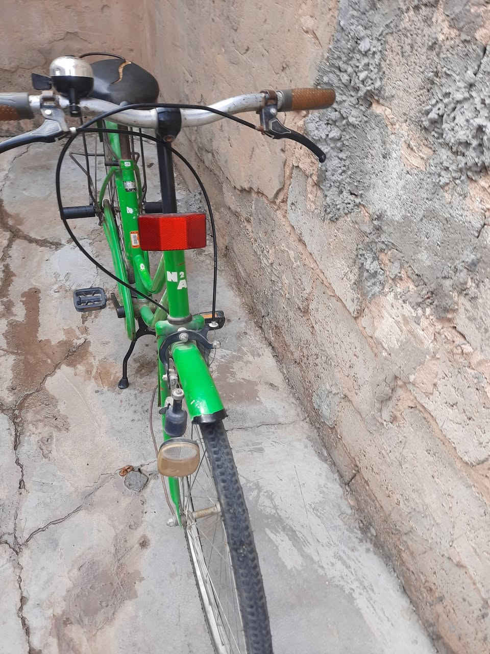 للبيع سعره ٩٠ الاتصال بل رقم ***********
