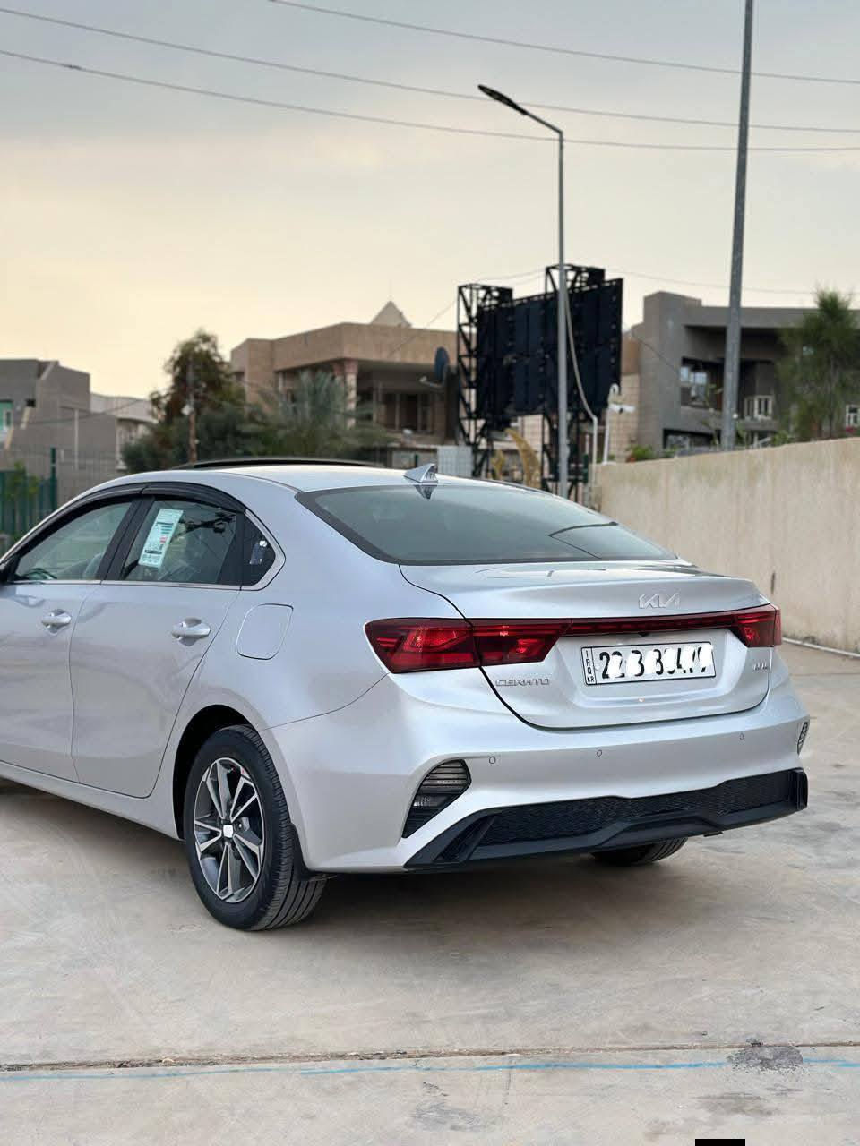 السلام عليكم سيراتو للبيع موديل 23
سيراتو شركة نيم . موصفات فول محرك 2.0  قطعتين تبريد شاشه بلادي فتحه ويل كب 3 انظمه قيادة كامره خلفيه حساس خلفي كشاف ضباب لدات لايت زنون نظام كروز سرعه سياره جديده بشكل حته الارضيات مامستخدمات #مكفوله بيها ملاحظه بسيطه ذاكرها بصوره 

#السعر 173 وبيها مجال 

#مكانها واسط الزبيدية 

***********

@إشارة
