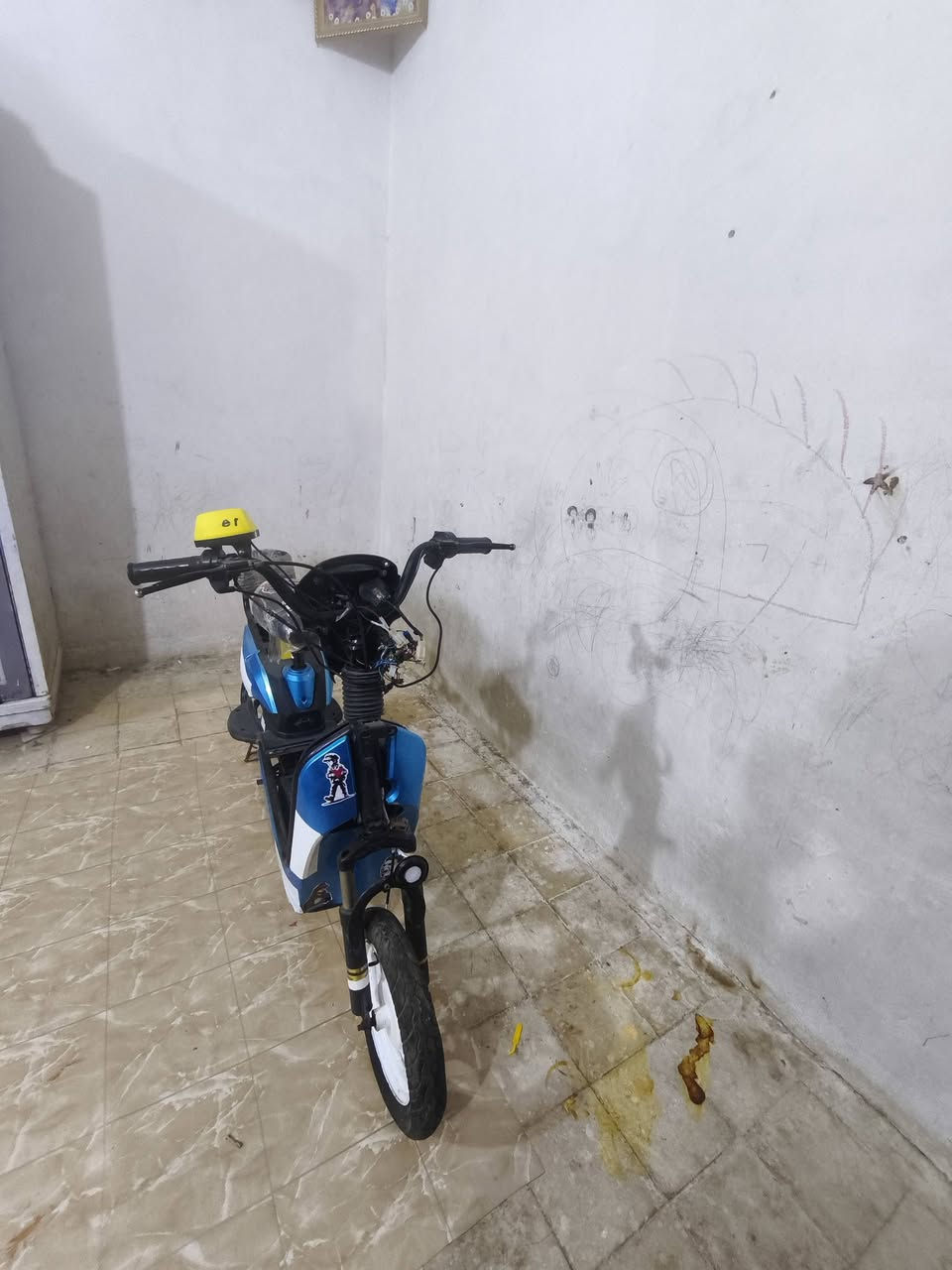 السلام عليكم دراجه شحن حجم 14للبيع الدراجه كامله بس عوزه شويه تعديلل الدرجه ناقصه [عقل] كامل الملحقات ان بي ثريي ستان مبلايل هورن نشرات اشاير دبل سويج ويلل رياضي {السعر 75}بيه مجال للطيبين العنوان البصره التنومه تواصل ***********
