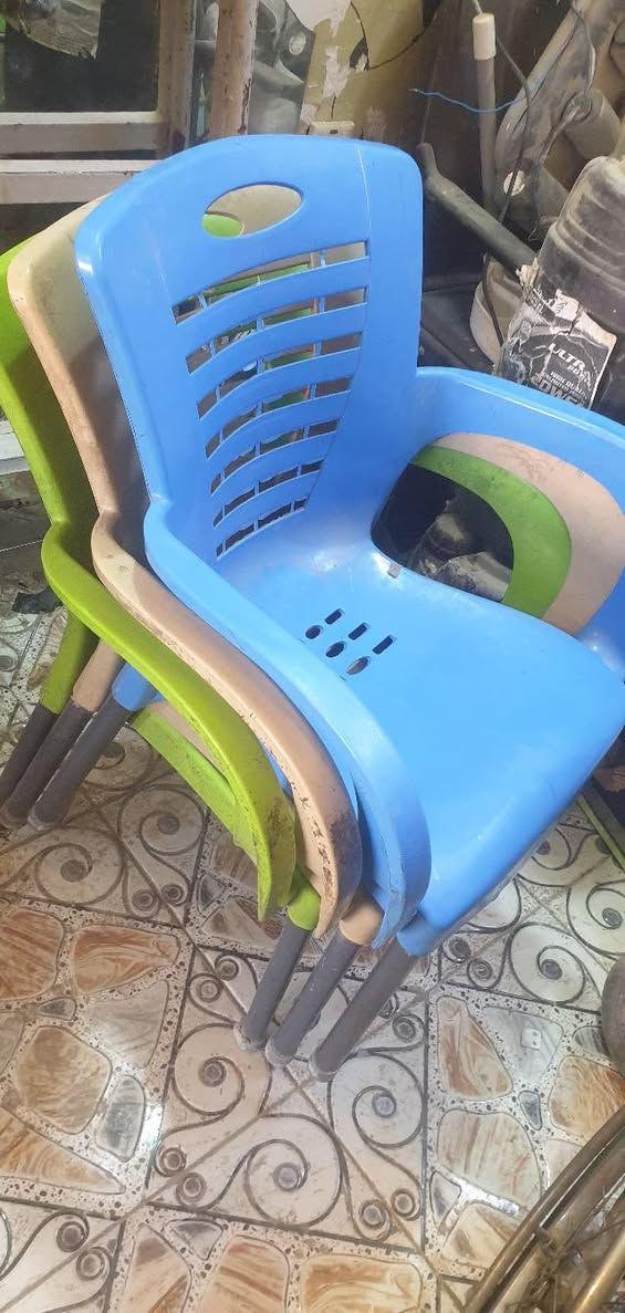 سلام عليكم اخواني واخواتي عندي هاي الغراض للبيع كلمن اوسعره المكان شطره الشعله قرب مطحنت جمعان محل بالات والسعر على الخاص اورقمي ***********
