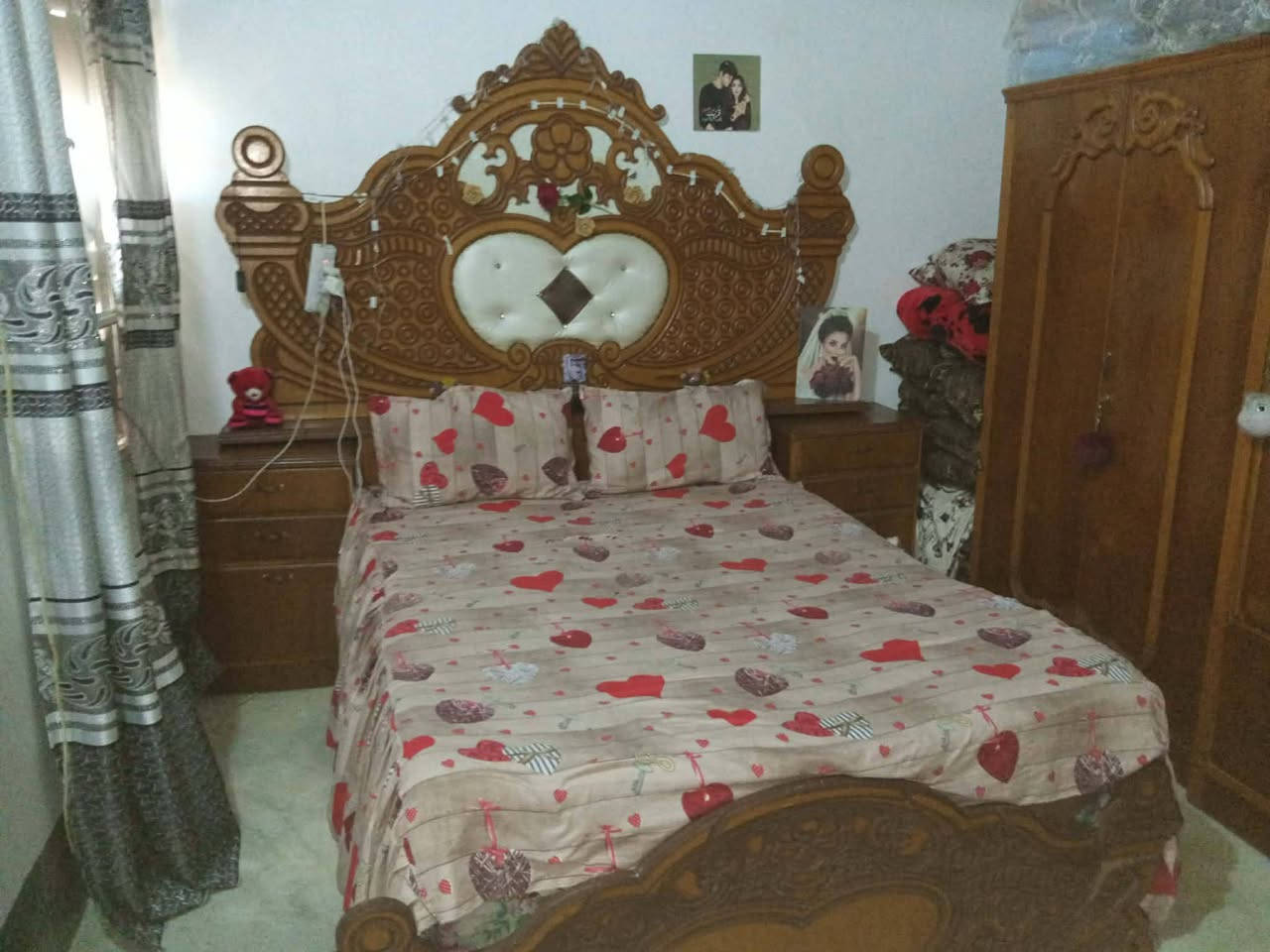 بيع مستعجل غرفه للبيع خشب ثقيل نظافه قدام العين 750 وبيها مجال ***********
