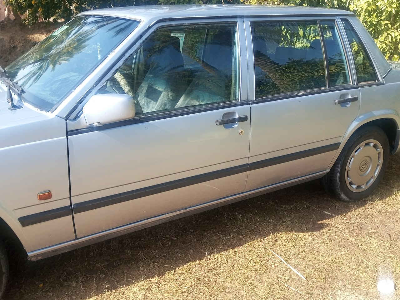 سلام عليكم سياره فولفو للبيع 740 مكفولة من ضربه شواصي مصبوغه صبغ عام جماليه المكان نجف *********** السعر خاص
