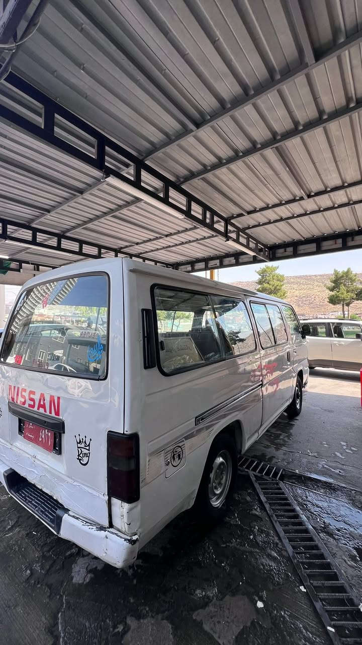 نيسان
2001 سياره خاز و پانزين بي دعم و بي سبغ
سياره باج پاكانه  خرامه شرط گير محرك جديد
سعر 54 مجال سياره ل دهوكي يه
***********
