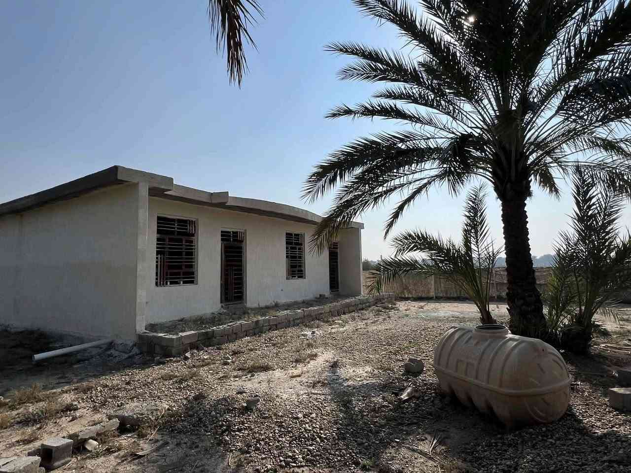 دونم وبي بيت المساحه ثلث ارباع الدونم تقريبا المساحه
2100 كهرباء ومي متوفر البناء غرفتين وهول واستقبال صحيات موجود بي بير 16متر العنوان بظهر السلاميات قريب ع الشعله السعر 80 مليون بي مجال


**إذا كنت صاحب هذا الإعلان وتريد حذفه لأي سبب، رجاءا أرسل رسالة إلى الدعم الفني**