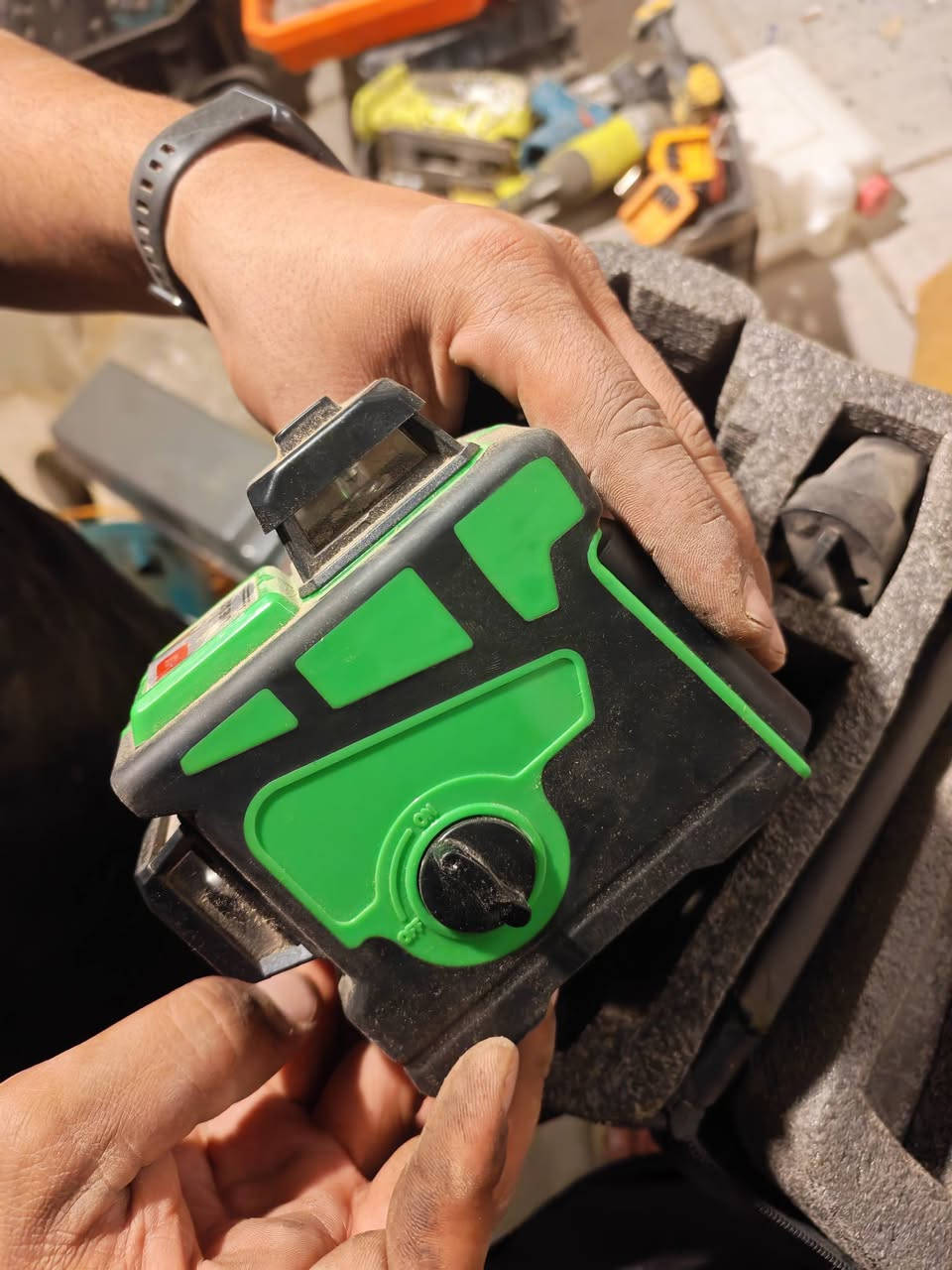 السلام عليكم اغراض للبيع ذني المعروضات واكو هواي بعد وياهن اكو كتر تشريح واكو فخات زاوية واكو فخات عادية وسط واكو براين خشب انكليزيات واكو منعمات وسنافر غراض كلش هواي بس ممصورهن كلهن الي يفيدنة شلعة يجي يشوفهن ومانختلف مكان بغداد مدينة الصدر قرب مستشفى العطاء ***********
