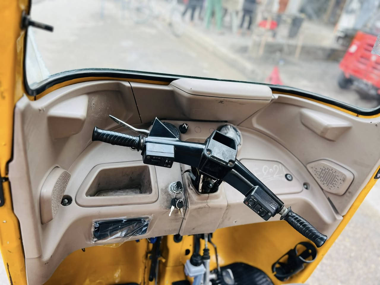 سلام عليكم تكتك موديل 2021 نضيفه خير من الله رقم واسط انكليزي هزته جديه الاستفسار اتصل 
***********
مكاني واسط قضاء النعمانيه
