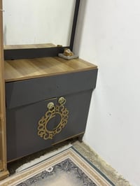 خمس قطع • سعر مناسب • مشكلة بالكاونتر