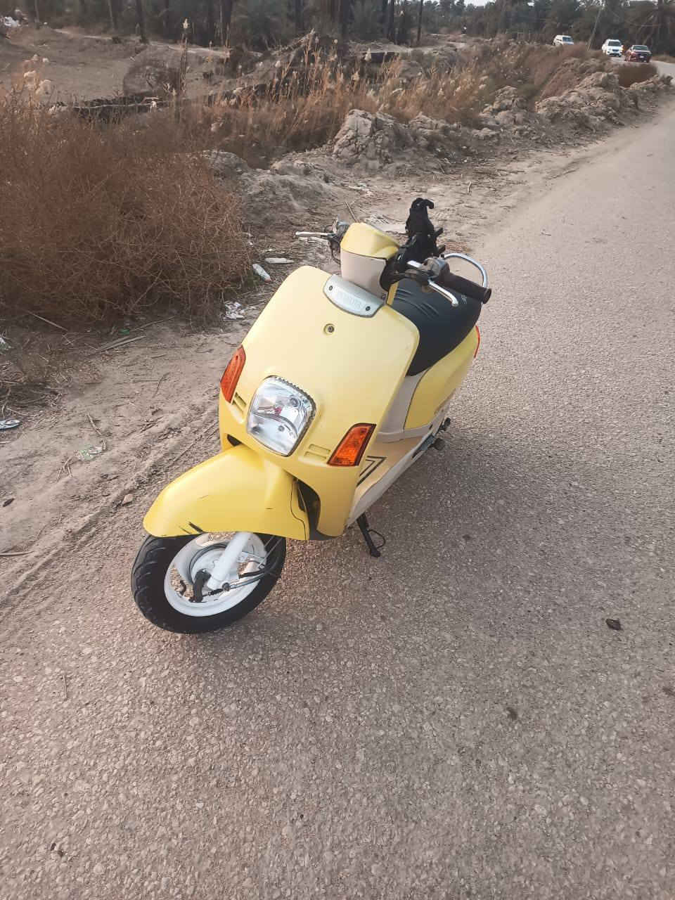 السلام عليكم 
ماكس بوليس للبيع مديل2009
كابريتر دراجه صالها 3اشهر من طالعه من وكيل 
ترايك وين متريد محركها مكفول 
ماشيه43983 دراجه كلها ختم واحد 
ماخذها ب مليون وميتين 
اريدها ب مليون وبيها مجال
مكاني نجف كوفه للأستفسار واتساب 
***********
