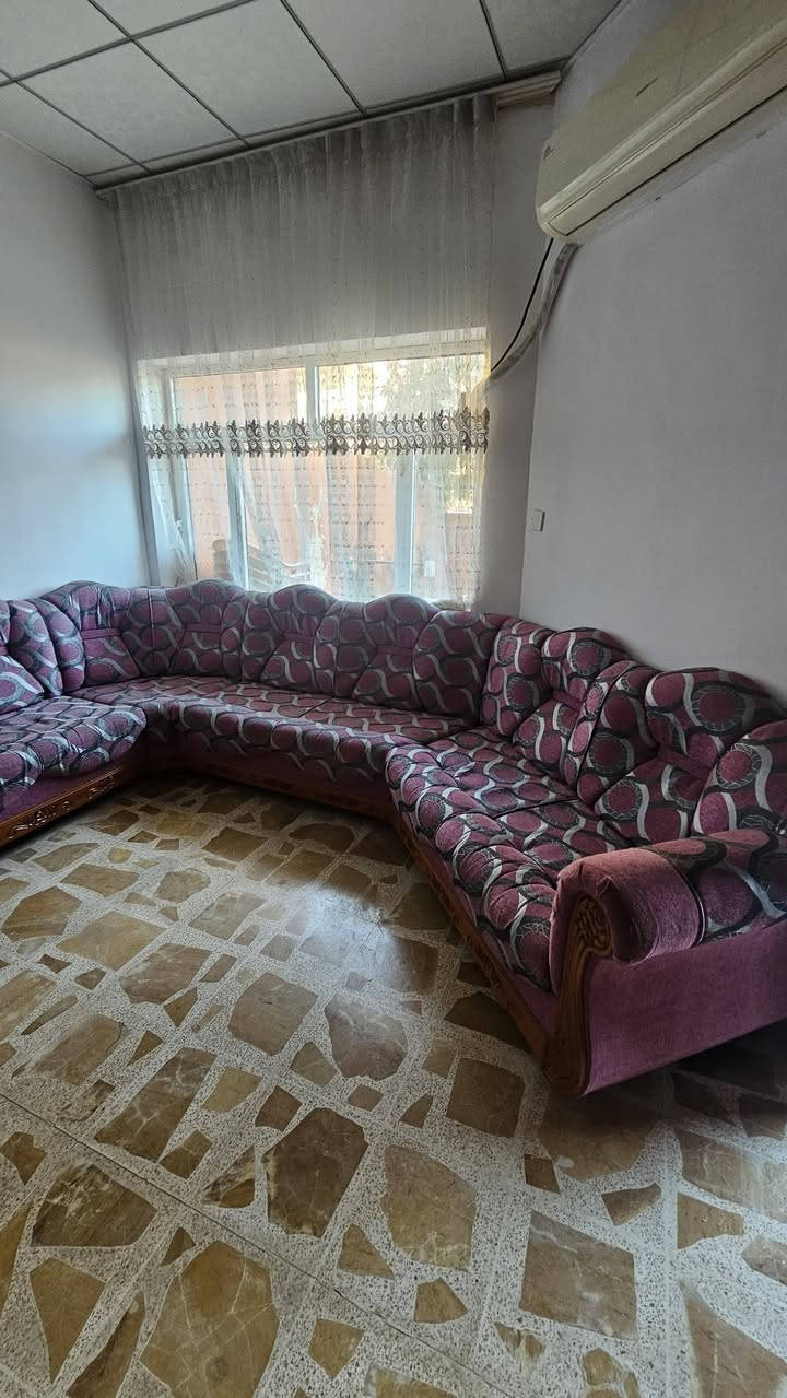 ديوان عراقي نظيف 18 نفر السعر 250 الف العنوان دوميز شارع الكامب يم ملعب القوس للتواصل كورك واتس فايبر ***********
