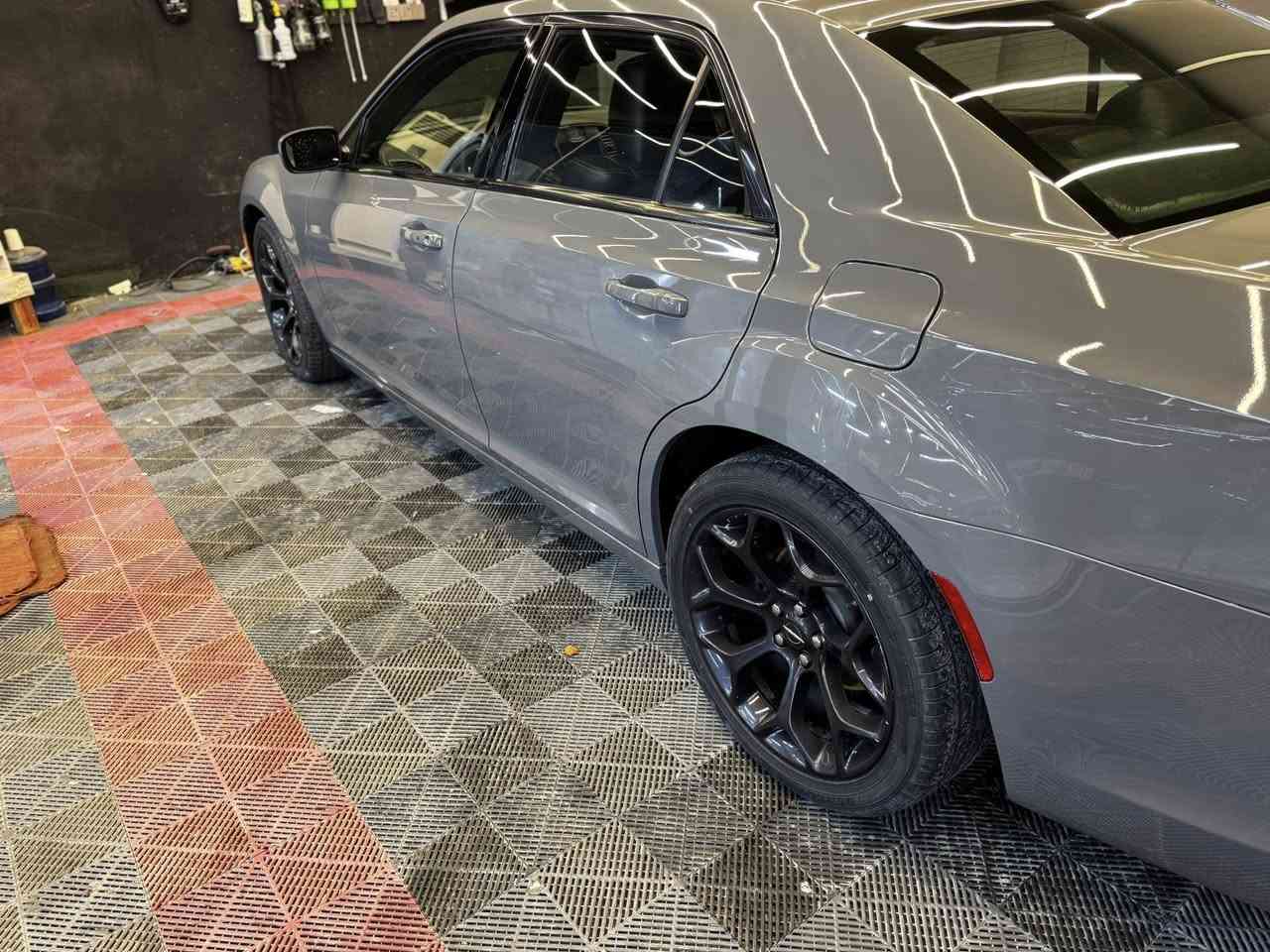 موديل 2019 كفالة عامة كارت فقط موضح بالتقرير
مواصفات s بدون بانوراما السيارة جاهزة من كلشي لون سمنتي بغداد باسمي 
داخل جلد اسود نظام تدفئة مقاعد ومري جانبية 
نظام قيادة سبورت وعادي 
ماشية 79 الف ميل 
السعر 270$ وبيها مجال قليل ماكو نفس موديلها ونظافتها بهذا السعر 
للبيع او مراوس باقل
مكانها النجف
***********
