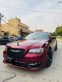 كرايسلر c300 فئه S موديل 2019 اصل  حادثها موضح بلمنشور و كذالك سونار م...