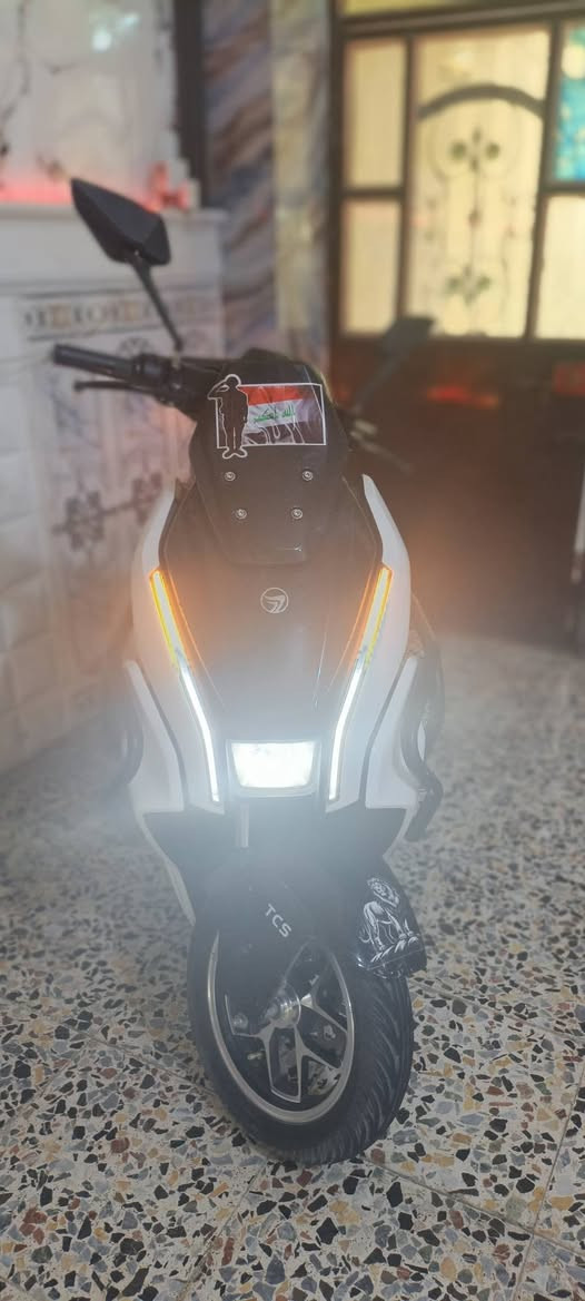 السلام عليكم..دراجه BEnbdO..وكالة تيسلا...سرعه 85k...الحجم 3000..البطاريات العدد _6_ كرافين مسطره ...تمشيك 70 kكيلو بل شحنه الواحده..نظام _APS_ أمامي خلفي..نظام صعود المنحدرات..عدد التحويلات 1_2_3_S_سبورت ..ونمرة ال_R_...شاحنه اصليه وكاله..تدعم الشحن السريع والأيقاف الذاتي عند امتلاء البطاريات...السعر (900) قفل ...مكاني بغداد محموديه  قرب محكمة المحموديه الجديده على الشارع العام الشراي يتصل...***********..واتساب موجود
