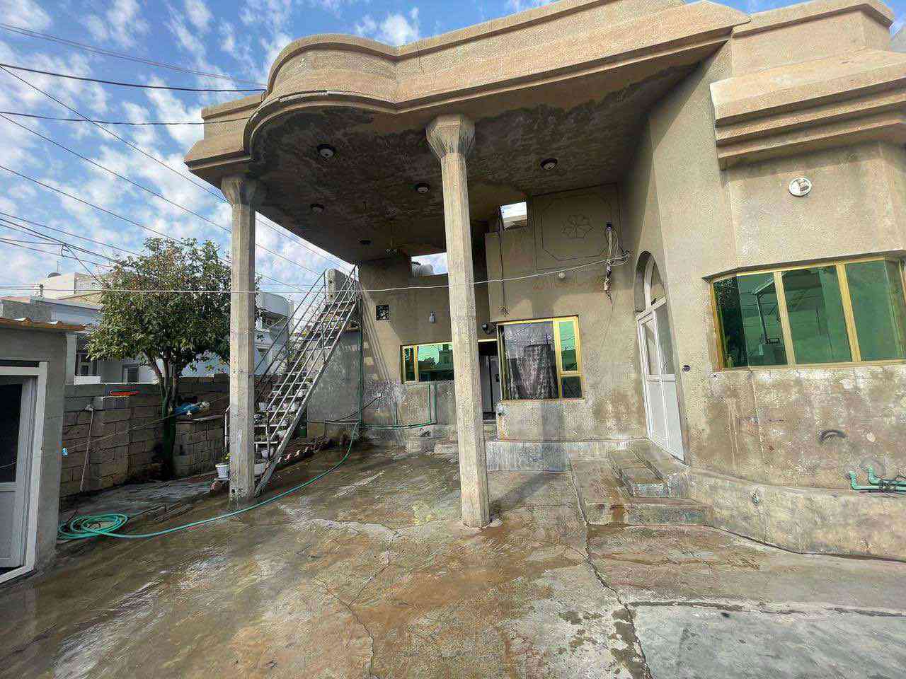 سڵاو ئەم خاووە بۆ فرۆشتن
گازینۆ ئازادی  140متری 
نرخ 275گڵا معاملە

بیری ئاوی تێدایە

  ژم***********
ژم***********
https://www.facebook.com/share/181JgxELfd/
