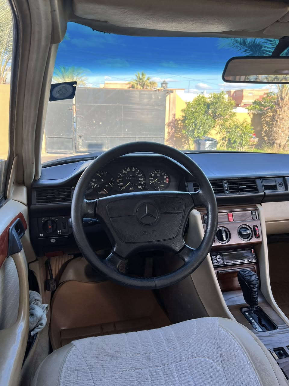 مارسيدس. للبيع
فحص صلاح الدين
صبغ جمالية
محرك كاز 5 سلندر
السعر 58
للاتصال على هذا الرقم 
***********
