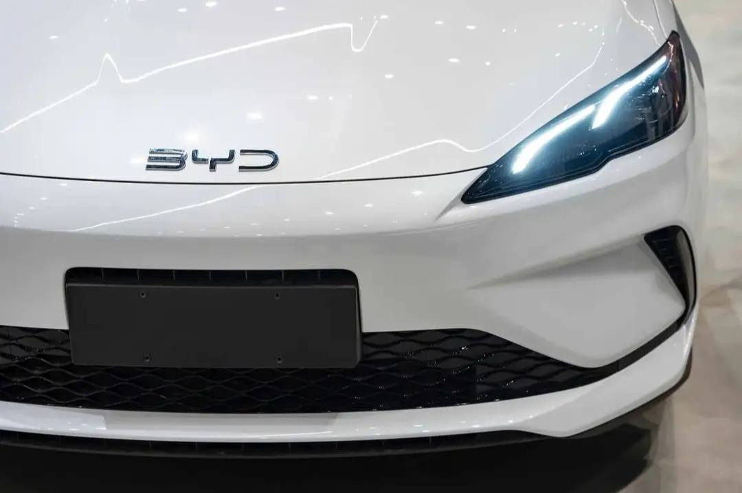 Byd 05 2025
سياره كه ده حامي لو ده حامي به شه رت هيجي نيه  ٨٠٠km رويشتوه ١مانكي ماوه بو ره قم كاعي بو كرايه سويجو كارتو واير شه عني خوي له كه له سعرش ١١٣  
*********** أربيل, العراق
