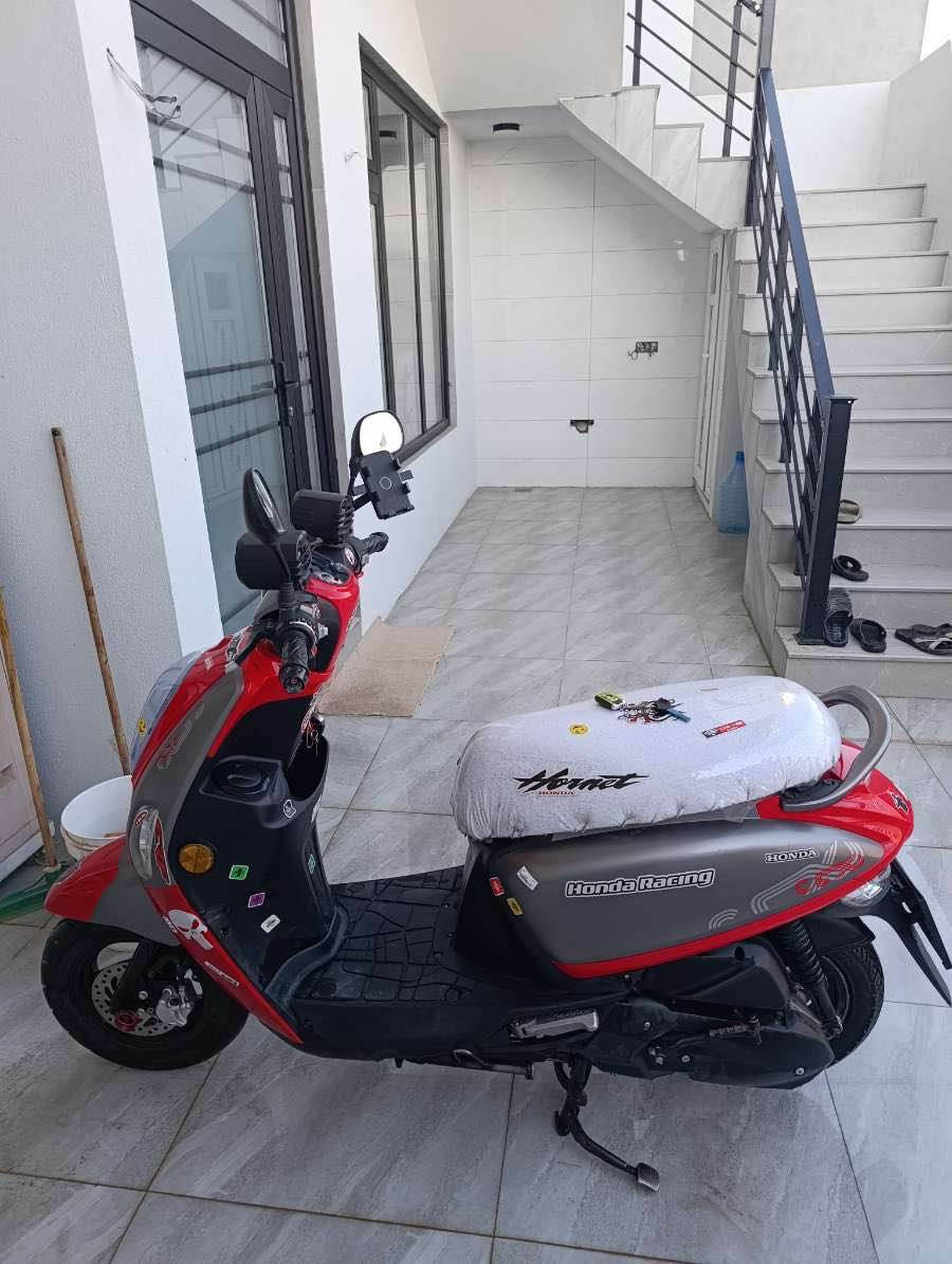 ماکسی پۆلیسی بۆ فرۆشتن 
مەکینە یابانی 
هەتابڵیی پاکە زۆر خاوێنە یەک تۆز شکاویی هەیە
مەکینە نەکراوە 
شەش هەزار ڕۆشتوە نرخی ٧٥٠ هەزار و کەمێک معامەلە . لەسلێمانی 
*********** السليمانية, العراق
