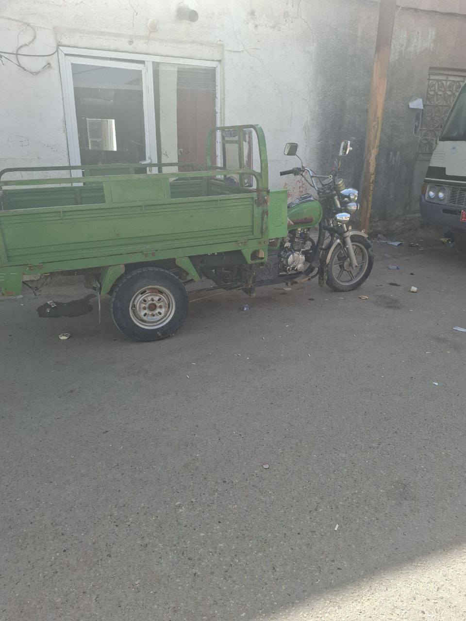 السلام عليكم هاي ستوته موديل 2018طالعه ب2020 ستوته  اوراق اصوليه مو اسكنر نظيفه شوفت عينك بديها جارد من الداخل كهربائيات كلها شغاله مابيها نقص شي بسيط مكاني بل حله الشراي يتصل ويدلل ***********
