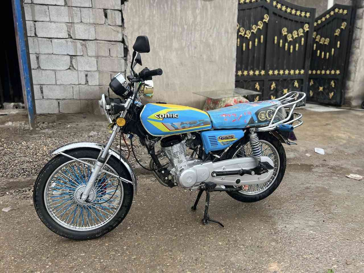 سلام عليكم دراجة تايكر مديل ٢٤ للبيع
مكاني ديالى الخالص 
السعر تعال خاص وتدلل 

وهاذة رقمي 

***********
