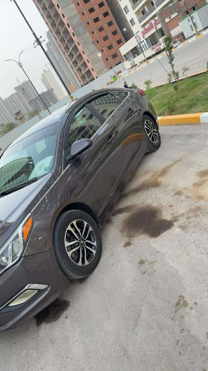 من رخصت الادمن سياره سونتا للبيع سونتا2016وارد امريكي رقمها سليمانيه مكفوله ومكينه مبدله وكيرر ممفتوح تبريد خير من الله السياره ماشيه 180كيلو متر حادثها باامريكا بيبان اثنين جهة السايق واحد مبدل واحد مصلح  وبالعراق جاملغ خلفي مصلح ومصبغ غير هاي الضربه مابيه يعني 3قطع دعاميات اطرافها مصبغ من الشخوط فقط اي نقص مابيه تايرات جدد دوشمه جديده صدر جديد سعرها125وبيه مجال موجود على الخاص وهذا رقمي ***********وبيه مجال خابرني وتشلع عيوني اذا شراي اتصل ✅
