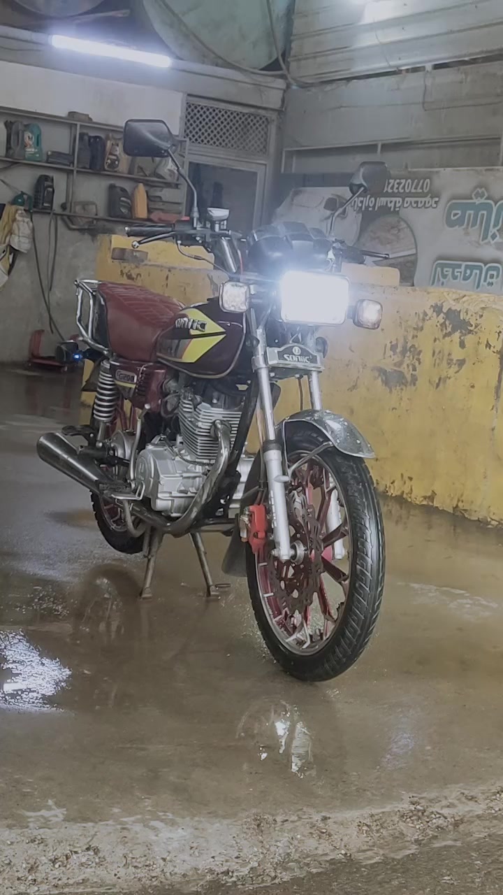 سلام عليكم متاح هاي لدراجه للبيع دراجه مامفتوحه موديل24 كهربائيات كلها شغال تجي تشوفها بعينك. 
مكاني كركوك


**إذا كنت صاحب هذا الإعلان وتريد حذفه لأي سبب، رجاءا أرسل رسالة إلى الدعم الفني**