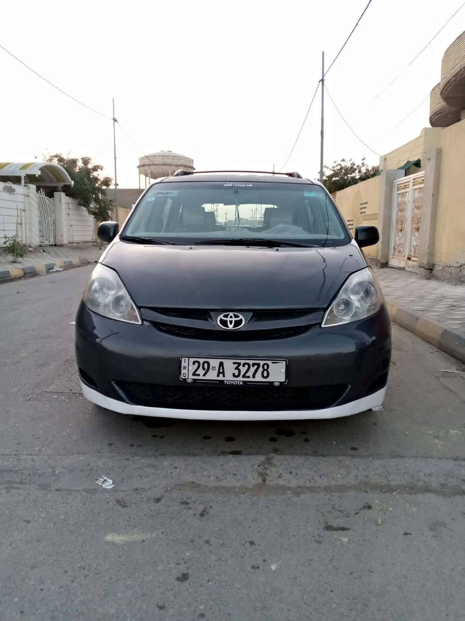 سلام عليكم تويوتا سينا للبيع موديل 2007 وارد امريكي  حادث  جاملغ امامي جهة اليمنة مكينة وكير جديد تبريد 3 قطع شغال تدفئة شغالة  تخم تاير كهربائيات شغالة بيبان كهربائي السيارة مصبوغة حزام جمالية رقم دولي واسط سيارة باسمي تحويل ثاني يوم سنوية لغاية 27  سيارة مال جناي مكان السيارة ذي قار ***********السعر (105)
