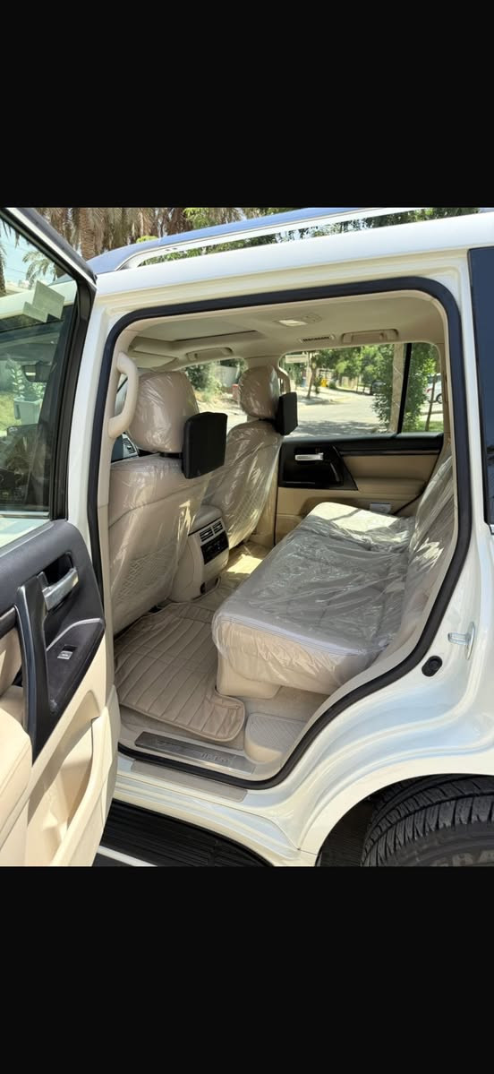 سلام عليكم جمعه مباركه للبيع لاندكروز موديل 21 ساز فول مواصفات
مكفوله من ضربه وصبغ بيه ملاحضه بنيد مبدل اصلي شركه بدون ضربه سياره ورصعه صغيره باقي كفاله عامه 
مواصفاته 
V6
دشبول لكزز 
لايت زنون 
اشاير لكزز 
ثلاجه 
طفايه 
فتحه سقف 
كشنات كهرباء 
تدفئه تبريد 
تحكم ستيرن 
جنه كهرباء 
هوك خلفي 
8ايرباك 
تشغيل. عن بعد 
حساسات امامي خلفي 
سياره كفاله كير محرك شواصي  بعدهن ع وضع شركه 
ماشيه 57 الف جديده سياره 
السعر 565 وبيه مجال بسيط رقم اربيل تحويل او وكاله 
الاستفسار ***********
