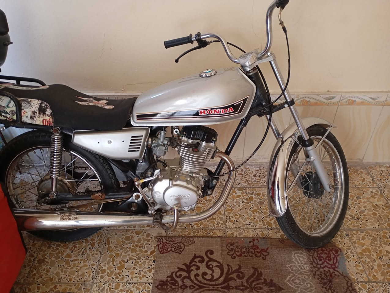 دراجة اربعة كير كلك مكينة نامه جديده ومكفوله كابريتر اصليه جديده مشيها يخبل طيارة سعرها 300


**إذا كنت صاحب هذا الإعلان وتريد حذفه لأي سبب، رجاءا أرسل رسالة إلى الدعم الفني**