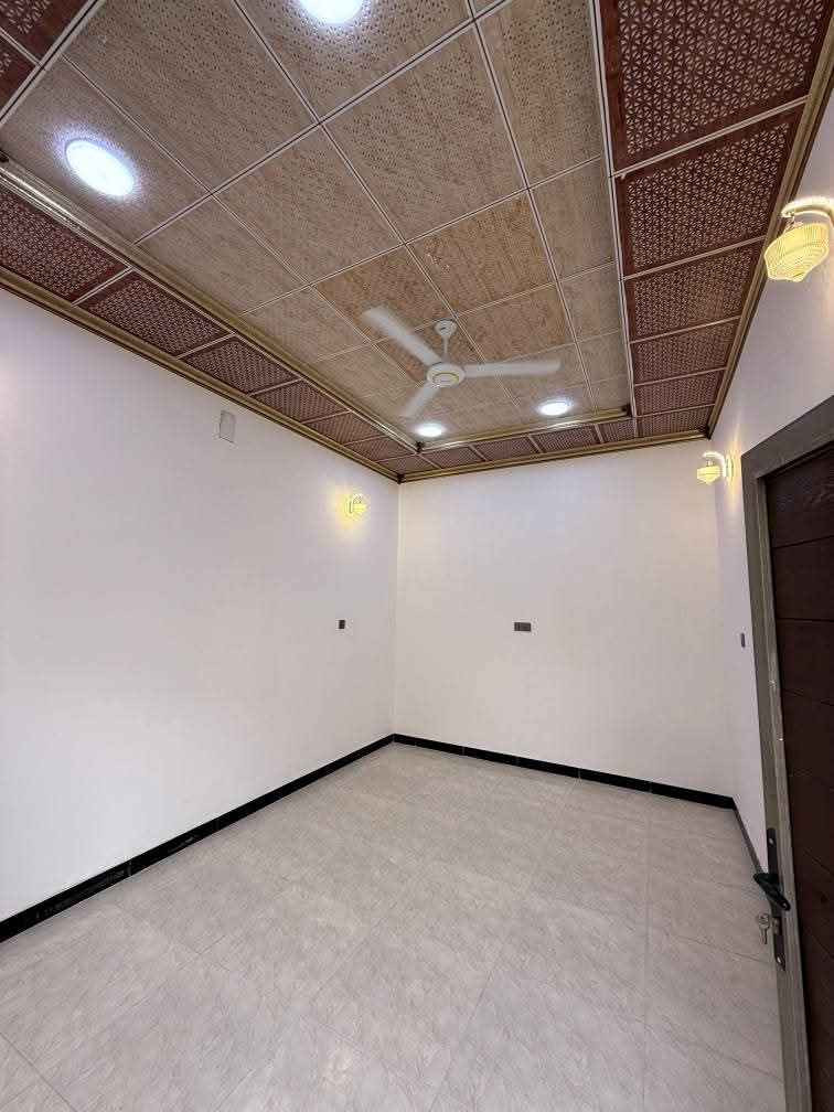 🔹 بيتين للبيع تريد واحد أو تريد اثنين 
📐 المساحة: 125 متر مربع لكل بيت
📄 الملكية: طابو زراعي عراقي
✨ تفاصيل كل بيت:
▪️ غرفتان نوم
▪️ صالة
▪️ مطبخ
▪️ ديوانية
▪️ صحيات
▪️ كراج
🌊 خلف البيت نهر جاري يضفي أجواء هادئة وجميلة
📍 الموقع: البصرة / أبي الخصيب / الصنكر
🚗 قريب جداً على الشارع العام الداخلي (السايدين)
💰 السعر: 75 لكل بيت (قابل للتفاوض)
📞 للاستفسار والاتصال: *********** ابو الخصيب, البصرة
