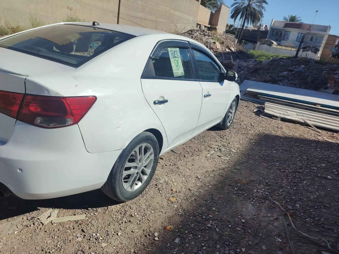 كيه سيراتو للبيع ٢٠١٢ رقم بغداد كير محرك حداديه كهربائيات تبريد كفاله بيه طخه بل جاملغ الأمامي وبيه شخوط قليله عليه غرامات ٩٠٠ ينزلن من سعره السعر ٧٩ ورقه السيارة ب كربلاء رقم الهاتف ***********
