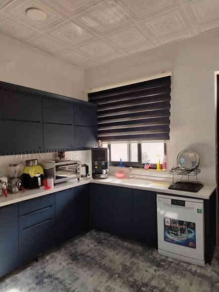 دار للبيع بلديه اوراق كمل مسجل مساحة 240متر طابقين موقع حي لأسرى مفقودين خلف صيدليه جوهره 4غرف نوم واستقبال هول مطبخ وصحيات كراج البيت فول سيراميك سقف مغربي ثانوي سعر 140مليون للاستفسار ***********
