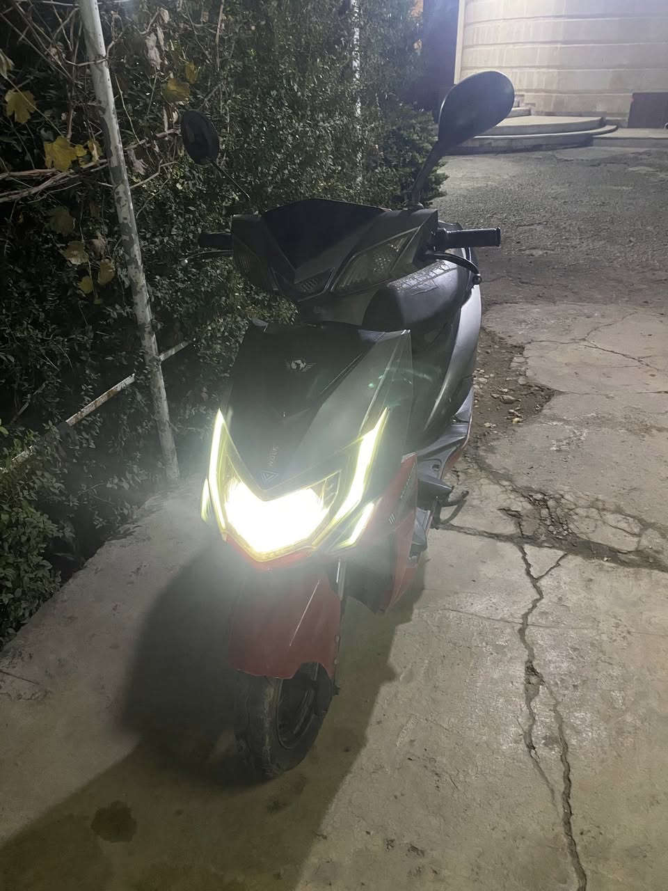 السلام عليكم
دراجه شحن للبيع دراجه تشتغل مابيه شي بيه ٣ درجات سرعه بس نقصاها تاير خلفي ميكلف هو ب ١٠ تالاف بس اني مامتفرغ الها الله شاهد دراجه تشتغل خير من الله اني اخذته ب ٤٠٠ الف رايده ٣٠٠ الف للاستفسار الاتصال على هذا الرقم ***********
